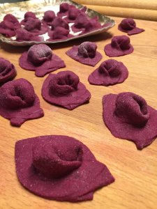 CAPPELLACCI ROSSI DI PESCE