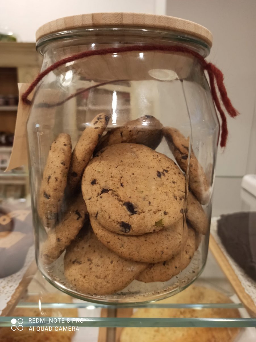 Biscotti cookies pistacchio e cioccolato vegani 