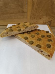 Focaccia di grani antichi bio con Olive