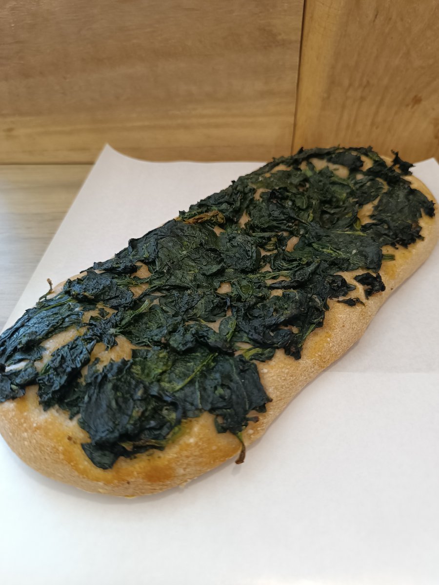 Focaccia di grani antichi bio con spinaci Spianata farcita