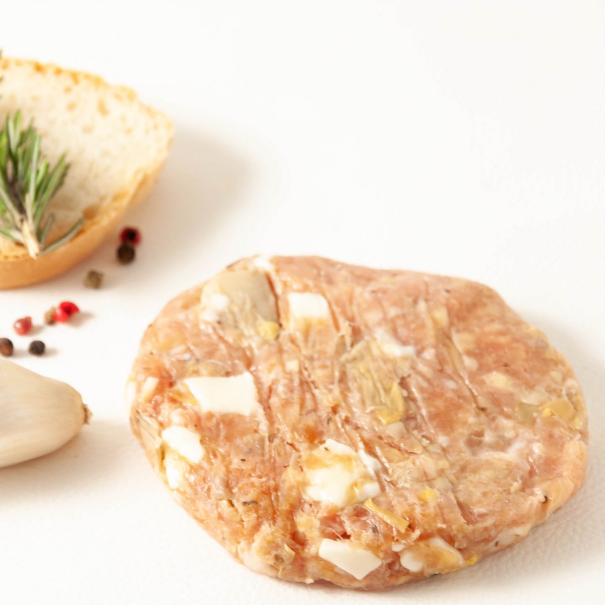 Hamburger di pollo con carciofi e mozzarella