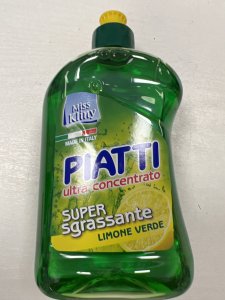 Detersivo piatti limone concentrato poche gocce per un pulito sicuro
