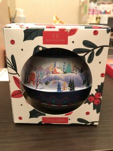 Palla di Natale con 10 filtri del te di Natale