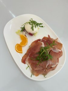 Bufala e crudo