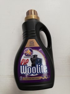 DETERSIVO LIP WOOLITE CAPI SCURI, NERI E JEANS 25