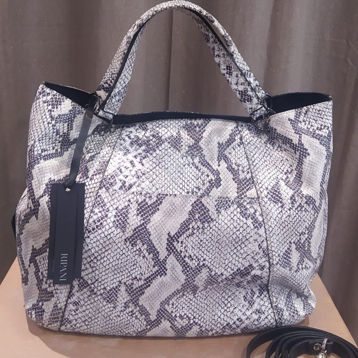 Borsa RIPANI pelle stampa effetto pitone roccia, altezza cm 30 e larghezza cm 38, tracolla regolabile e removibile 105 cm