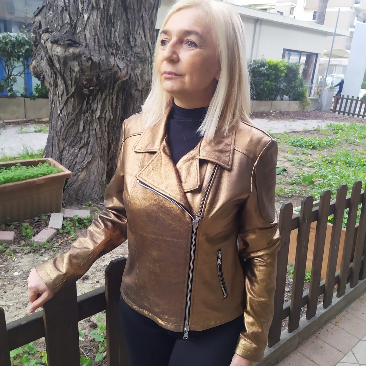 Chiodo in pelle laminato bronzo, made in italy.Taglie disponibili 44/46